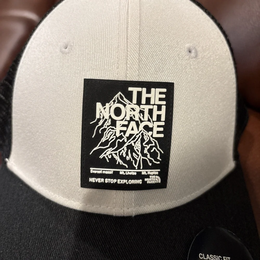 THE NORTH FACE Mudder Trucker Hat Cap TNF White NF0A5FXAZKI-OS NEW